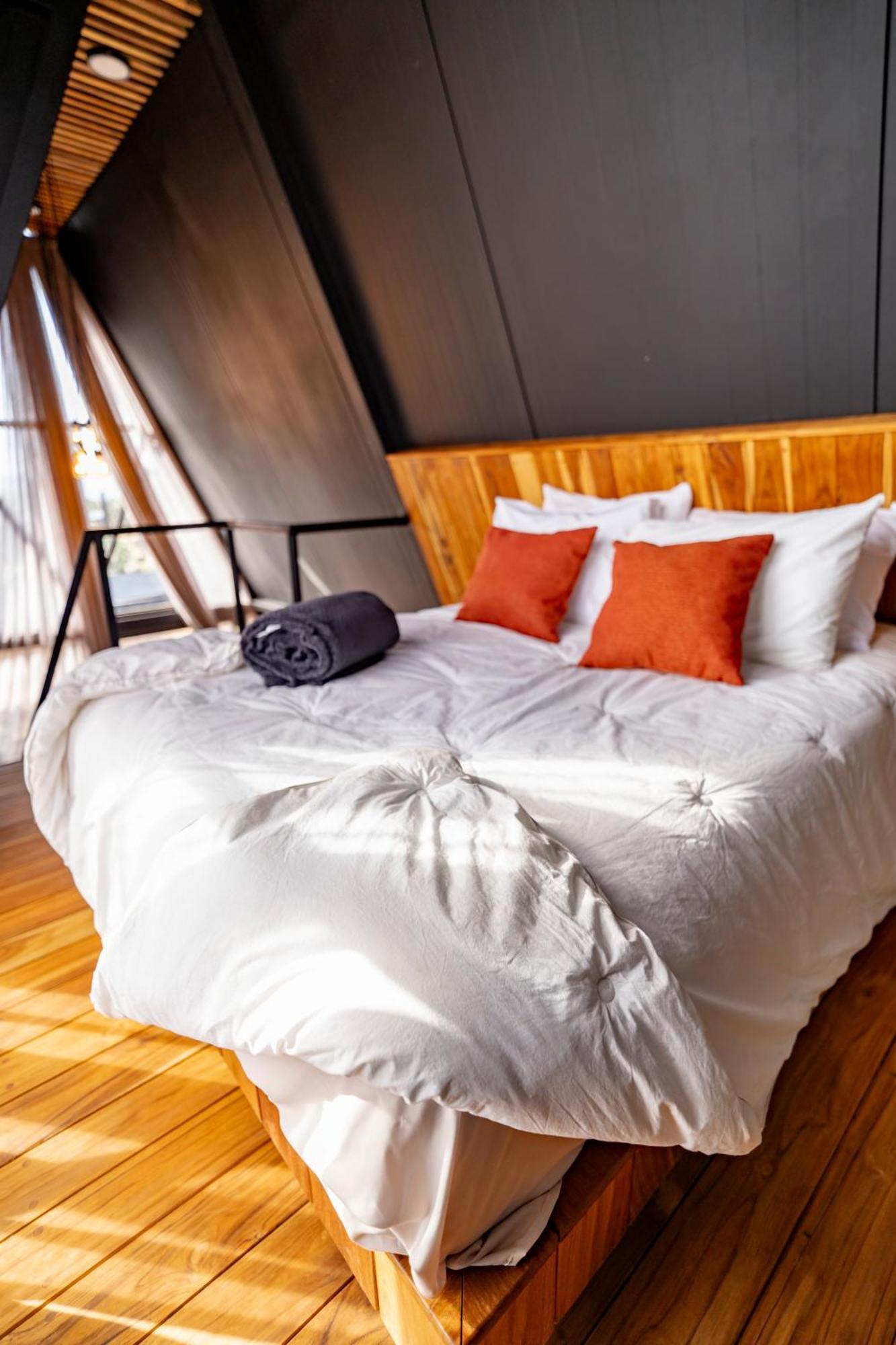 Hotel Coyote Alcocer Eksteriør bilde